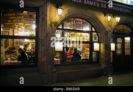 Restaurant et bar de nuit de la bière, Strasbourg, Alsace, France Banque D'Images