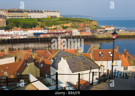 Étapes menant jusqu'au port, Whitby, North Yorkshire, Angleterre. Banque D'Images