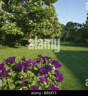 Les jardins de l'ambassade britannique à Paris Banque D'Images