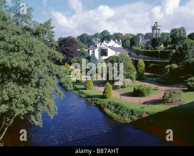 Burns Monument et Brig o'Doon Hotel vus du Brig o'Doon, village d'Alloway près d'Ayr, Ayrshire, Écosse, Royaume-Uni. Banque D'Images