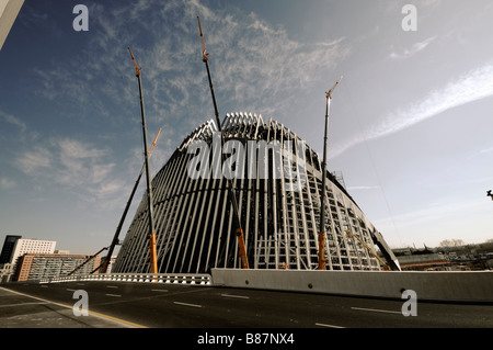 'Agora' (construction par l'architecte Santiago Calatrava), en construction en 2009). Cité des Arts et des sciences complexes. Valence. Espagne Banque D'Images