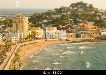 Mexique Mazatlan Sinaloa STATE vue panoramique aérienne du vieux Mazatlan et plage de l'océan pacifique. Banque D'Images