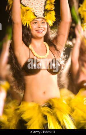 Danseuses à la Old Lahaina Luau, Lahaina, Maui, Hawaii Banque D'Images