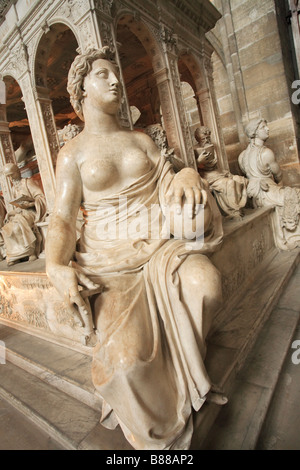 SAINT-DENIS BASILIQUE TOMBEAU DE LOUIS XII ET ANNE DE BRETAGNE Banque D'Images