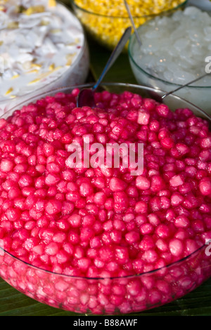 Cheshnuts croquant Rubis (eau douce) marché de Chatuchak Bangkok Décrochage Banque D'Images