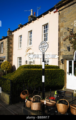 Old West Yorkshire Riding Signpost Aramits North Yorkshire Angleterre Banque D'Images