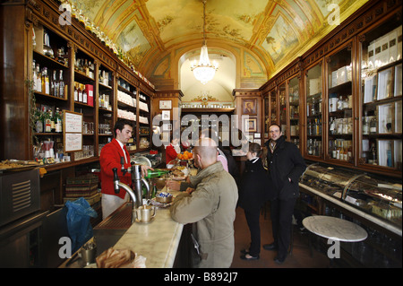 Café Pasticceria Sandri, Pérouse, Ombrie, Italie Banque D'Images