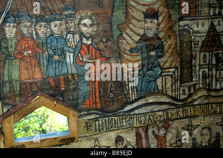 Peinture murale par Radu Munteanu en 1780 dans la célèbre église en bois à Desesti, Maramures, Roumanie Banque D'Images