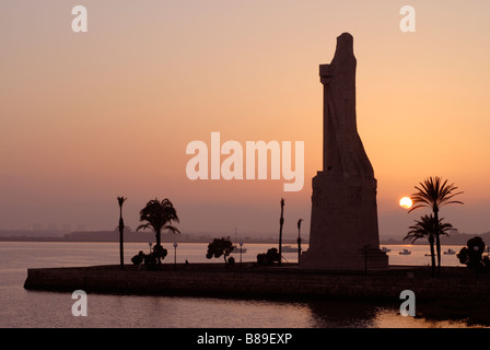 Monument de Christophe Colomb Huelva Espagne. Punta de Brita, surplombant le confluent des rivières Tinto et Odiel. Banque D'Images