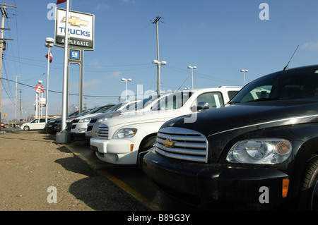 Nouveaux véhicules chez un concessionnaire Chevrolet à Flint Michigan USA Banque D'Images