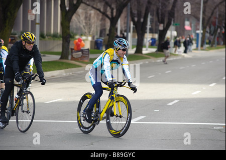 SACRAMENTO CA 14 février 2009 Lance Armstrong et Levi Leipheimer se préparer à AMGEN Tour Banque D'Images