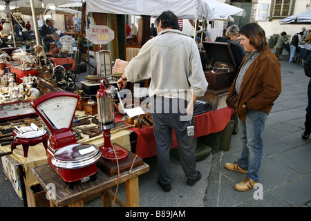 Marché des antiquaires, Lucca, Toscane, Italie Banque D'Images