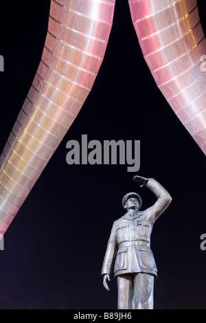 Statue de Sir Frank Whittle Whittle sous les arches, Coventry Banque D'Images