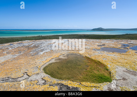 Vue de l'éperon rocheux sur Langebaan lagoon West Coast National Park Afrique du Sud Banque D'Images