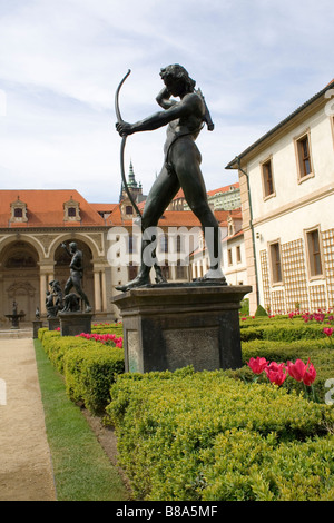 Archer statue dans le jardin Wallenstein Prague République Tchèque Banque D'Images