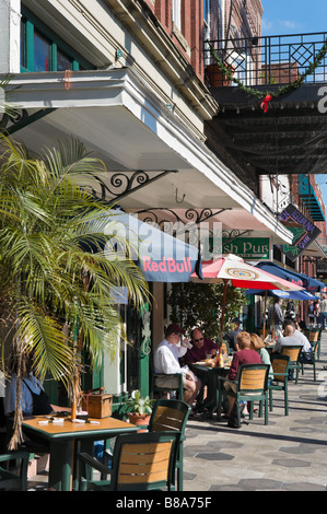 Sidewalk cafe/restaurant sur la 7ème Avenue dans le quartier historique d'Ybor City, Tampa, Florida, USA Banque D'Images