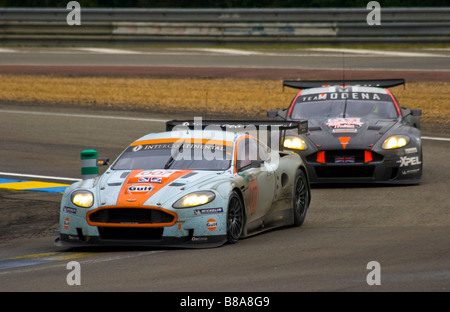 Aston Martin DBR9 dans la course 2008 24 Heures du Mans, France. Banque D'Images