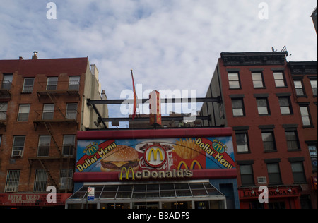 La chaîne McDonald's restaurant dans le quartier de l'East Village de New York le samedi 14 février 2009 Frances M Roberts Banque D'Images