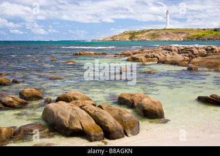 Plage de Cap Leeuwin avec le phare au loin Augusta Australie Occidentale wa Banque D'Images