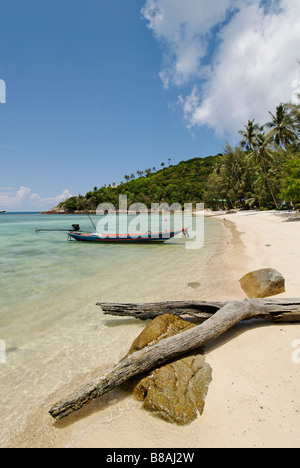 Haad Khom cove également connu sous le nom de Coconut Beach Koh & island Thaïlande Banque D'Images