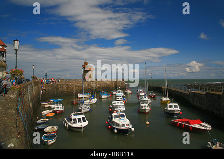 Lynmouth port et Tour rhénane, North Devon, England, UK Banque D'Images