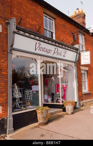 2 Rose Vintage shop store vente de vêtements vintage et vêtements à Lavenham Suffolk,,UK Banque D'Images