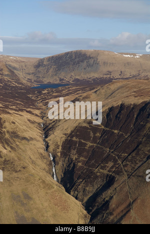 Queue GRIS MARE CASCADE LOCH SKEEN SKENE ET LOCHCRAIG HEAD Banque D'Images