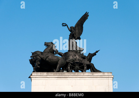 L'Ange de la paix en ordre décroissant sur le char de guerre par Adrian Jones au sommet de la Constitution ou Wellington Arch London England UK Banque D'Images