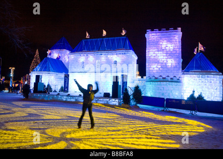 Les gens danser au palais de glace du carnaval d'hiver le Vieux-Québec Banque D'Images