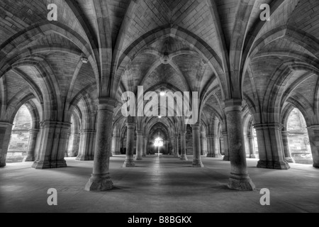 Cloître noir et blanc à l'Université de Glasgow Banque D'Images