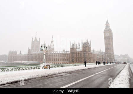 Big Ben et du Palais de Westminster, dans la neige Londres Angleterre Royaume-uni Banque D'Images