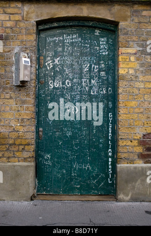 Porte avant pour Freddie Mercury's house in Kensington, London, UK Banque D'Images