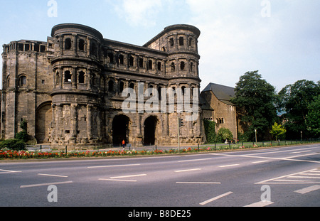 Trier, Allemagne.construit 180 à 200AD.après 1028 est devenu une église du nom de Siméon. Bonaparte ordonna à sa forme romaine. Banque D'Images