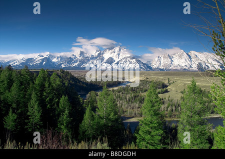 Grand Tetons enneigés des montagnes Rocheuses les Rocheuses de la rivière Snake Banque D'Images