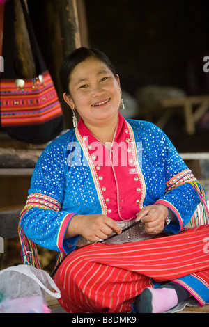 Femme de la tribu palong Banque D'Images