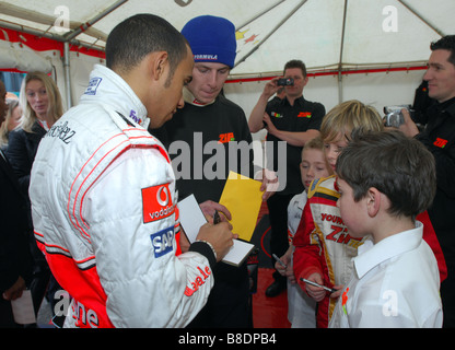 Lewis Hamilton qui retourne à ses racines de karting. Banque D'Images