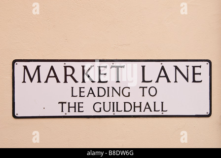 Un panneau routier de la market lane conduisant à la Guidhall à Lavenham Suffolk,,UK Banque D'Images