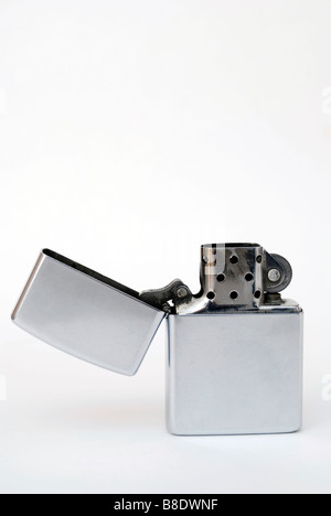 Briquet Zippo utilisé avec grattage et marque Banque D'Images