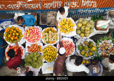 Étal de fruits en Motijheel district de Dhaka, Bangladesh Banque D'Images