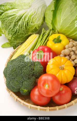 Close up de différentes sortes de légumes dans un ramasse-poussière Banque D'Images