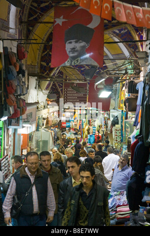 Grand bazar à Istanbul Turquie Banque D'Images