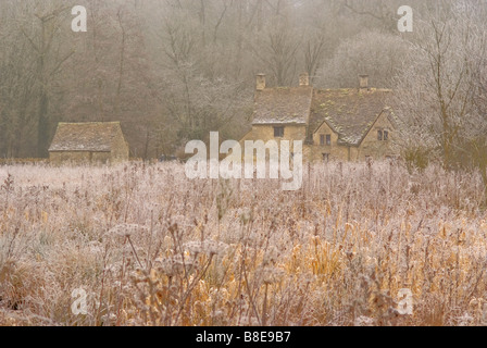 Maisons d'aumône, Arlington Row Bibury, en hiver Banque D'Images