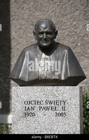 Un buste de Jean Paul II dans Swinoujsice, Pologne Banque D'Images