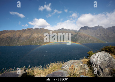 Pot d'or, arc-en-ciel et une moitié au escalier diables, île du Sud, Nouvelle-Zélande en janvier Banque D'Images