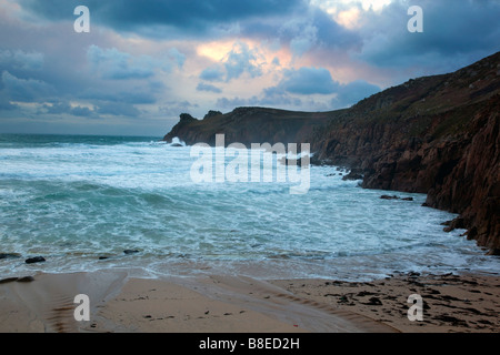 Nanjizal Cove près de Lands End Cornwall Banque D'Images