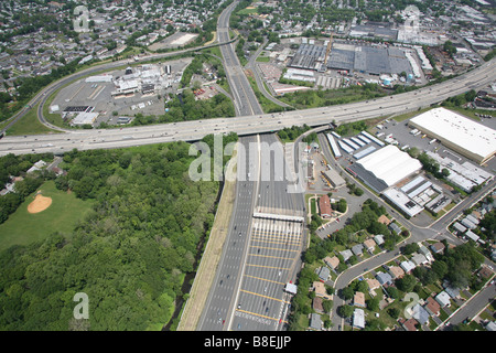 Photo aérienne de l'intersection de la route 78 et Garden State Parkway à flanc de New Jersey, États-Unis Banque D'Images