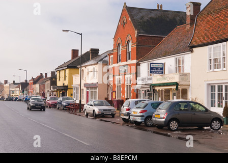 Une vue sur la rue principale qui traverse de Long Melford, Suffolk, UK Banque D'Images