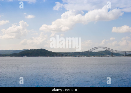 L'entrée du Pacifique pour le canal de Panama, Puente de las Americas. La ville de Panama, République de Panama, en Amérique centrale. Banque D'Images