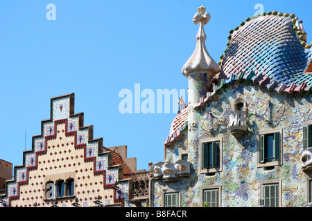 Photographe sur Casa Batlo Barcelona skyline Banque D'Images