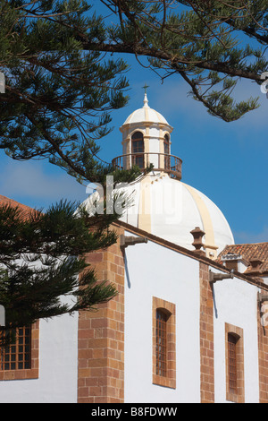 La basilique de Nuestra Señora del Pino in Firgas sur Gran Canaria dans les îles Canaries. Banque D'Images